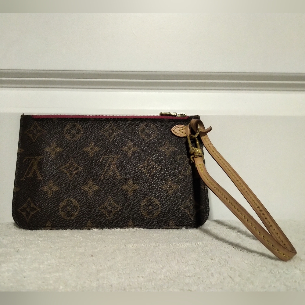 NEW Authentic Louis Vuitton Monogram Pochette Pivione Pink💗 RARE & RETIRED